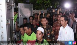 Sebelum Pulang ke Istana, Jokowi Bagikan Sembako di Bogor Utara - JPNN.com