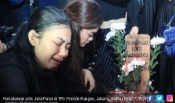 Rindu Sang Kakak, Della Unggah Pesan Jupe - JPNN.com