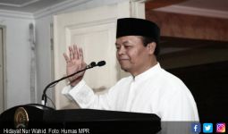 Pesan Lebaran dari Hidayat Nur Wahid: Agama Harus Buat Orang Senang - JPNN.com