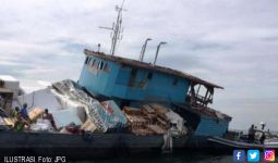 Kapal Tenggelam di Perairan Sumba: 2 Selamat, 4 Dalam Pencarian - JPNN.com