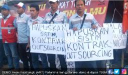 Arus Mudik Mulai Ramai, Kru Tangki Pertamina Malah Mogok - JPNN.com