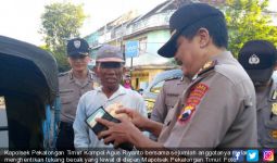 Polisi Razia Dompet Tukang Becak, Mengejutkan Kemudian Mengharukan... - JPNN.com