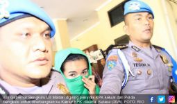 Gubernur Bengkulu dan Istrinya Ditangkap, KPK Sita Uang Suap - JPNN.com