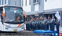 Laksda Aan Melepas Rombongan Mudik Lebaran Prajurit dan PNS Koarmabar - JPNN.com