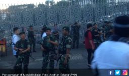 Polri, TNI, dan Paspampres Perketat Pengamanan Masjid Istiqlal - JPNN.com