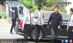 Lee Min Ho Ikut Wajib Militer, Tapi Kok Gayanya Begini? - JPNN.com