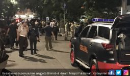 Penusuk Brimob di Masjid Beli Sangkur Lewat Toko Online - JPNN.com