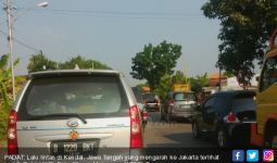 Lalin Padat, Sudah Sejam Lebih Terjebak di Kendal - JPNN.com