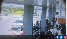 Detik-Detik Mengerikan Bocah Tergilas Mobil di Bandara Sampit - JPNN.com
