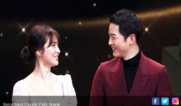 Pernikahan Penuh Bintang Song Song Couple - JPNN.com