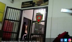 Perempuan Mendobrak Pintu Kamar Hotel, Celdam Suami di Atas Tempat Tidur, Ada BH - JPNN.com