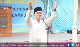 Ketua MPR Desak Polisi Segara Tangkap Penusuk Hermansyah - JPNN.com