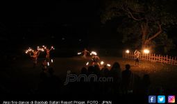 Fire Dance nan Rancak Sambut Tamu Baobab - JPNN.com