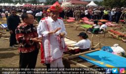 Jokowi Resmi Dinobatkan sebagai Rato SBD - JPNN.com