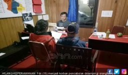 Candra Renggut Mahkota Bunga di Bawah Pohon Nangka - JPNN.com