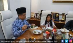 Bupati Anas Ajak Siswi Nonmuslim Itu Buat Vlog Bersama - JPNN.com