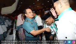 KSAL Lepas Calon Jamaah Haji TNI AL 2017 - JPNN.com