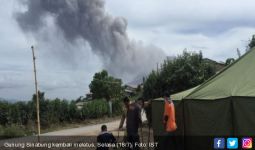 Gunung Sinabung Kembali Erupsi, Warga Diimbau Jauhi Zona Merah - JPNN.com