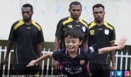 Reno Salampessy, Bocah Papua yang Masuk Akademi Sepak Bola Barcelona - JPNN.com