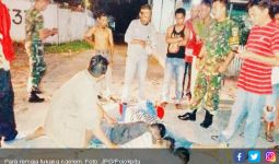 Asyik Ngelem, Bocah Disergap Anggota TNI, Kelar Lu Tong! - JPNN.com