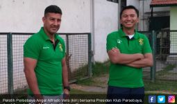 Resmi Bergabung, Fandry Imbiri Ingin Bawa Persebaya ke Liga 1 - JPNN.com
