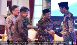 Bismillah, Pak Jokowi Dorong Indonesia Jadi Pusat Keuangan Syariah Dunia - JPNN.com