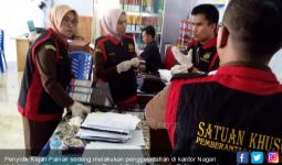 Diduga Selewengkan Anggaran, Kantor Wali Nagari Digeledah Jaksa - JPNN.com