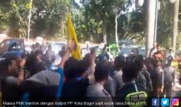 Remas Dada Petugas Satpol PP Saat Demo, Aktivis PMII Dilaporkan ke Polisi - JPNN.com