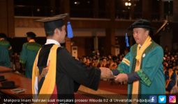 Mantap! Wisuda S2, Kini Menpora Siap Lanjut S3 - JPNN.com