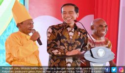 Jokowi Kaget dengan Jawaban dari Penerima Kalpataru Ini - JPNN.com