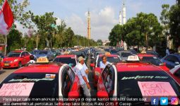 Ribuan Sopir Taksi Konvensional Demo Tolak Taksi Online - JPNN.com