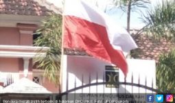 Kibar Bendera Merah Putih Terbalik, PKS Minta Maaf - JPNN.com