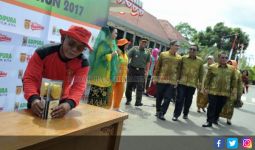 Kakek Johansyah, Sopir Truk Sampah Dipercaya Bawa Piala Adipura - JPNN.com