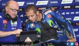 MotoGP 2018: Valentino Rossi Dongkol ke Yamaha soal Motor - JPNN.com
