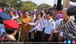 PSMB UGM Diwarnai Atraksi Terjun Payung dan Air Show Aerobatic - JPNN.com