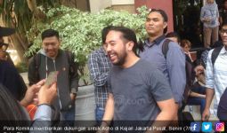 Beri Dukungan untuk Acho, Komika Sambangi Kejari Jakarta Pusat - JPNN.com