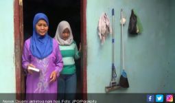Alhamdulilah...27 Tahun Menabung, Nenek Penjual Ketan Kini Naik Haji - JPNN.com
