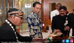 Pak Jokowi Bakal Hibahkan Lima Keris ke Museum di Solo - JPNN.com