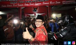 KPK Jebloskan Mantan Ketua DPRD Kota Malang ke Tahanan - JPNN.com