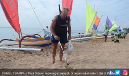 Bule Australia Tinggal di Bali, Tiap Hari Memungut Sampah demi... - JPNN.com
