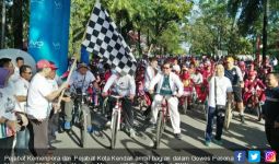 Gowes Pesona Nusantara, Masyarakat Antusias Ikut Senam dan Bersepeda - JPNN.com