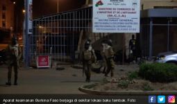 Tujuh Jam Baku Tembak di Restoran, 18 Nyawa Melayang - JPNN.com