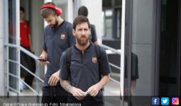 Tiba di Madrid, Bek Barcelona Kena Ejek Fan - JPNN.com