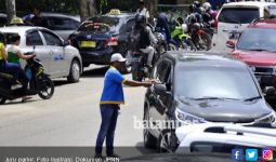 Aneh, Parkir 10 Menit Berlaku Tarif 2 Jam - JPNN.com