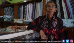 Cerita Penjahit Baju Adat Banjar yang Dikenakan Presiden Jokowi - JPNN.com