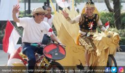 Menteri Yasonna Langsung Pakai Sepeda Pemberian Presiden Jokowi untuk Lomba - JPNN.com