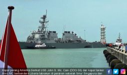 ASTAGA! Kapal Perang AS dan Kapal Tanker Liberia Tabrakan, 10 Personel Hilang - JPNN.com