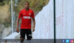 AS Monaco Memanas, Mbappe Berkelahi dengan Rekan Satu Tim - JPNN.com