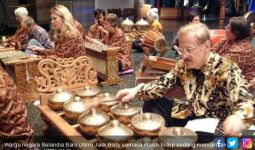 Pemerintah RI Beri Penghargaan untuk 2 WN New Zealand Endorser Gamelan - JPNN.com