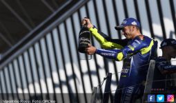 Kena Salip di 3 Lap Terakhir MotoGP Inggris, Rossi Frustrasi - JPNN.com